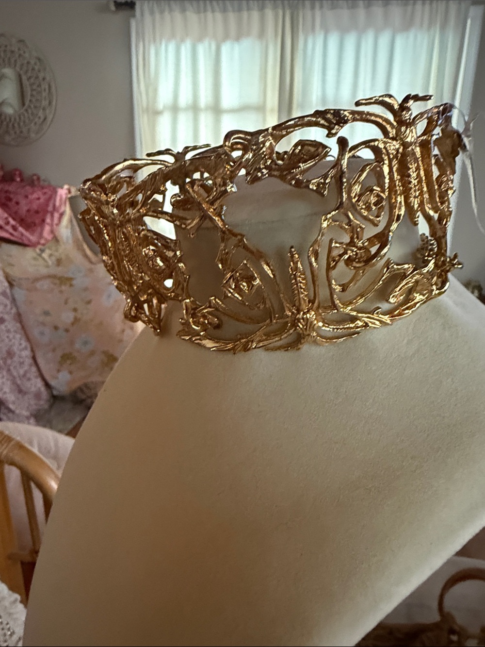 Zara Gold Ornate Filigree butterfly Choker Necklace - Picture 6 of 11